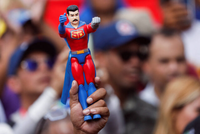 Análises apontam vácuo de liderança dos Estados Unidos no cenário geopolítico global