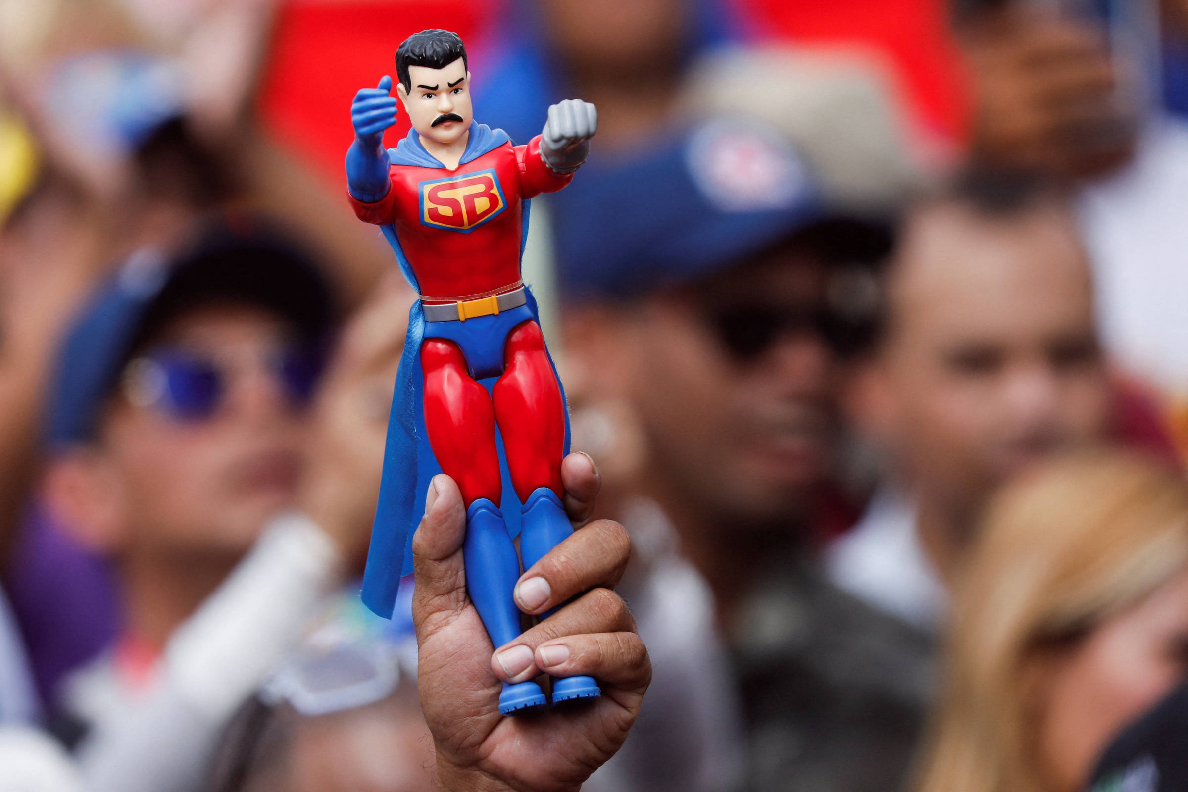 Análises apontam vácuo de liderança dos Estados Unidos no cenário geopolítico global