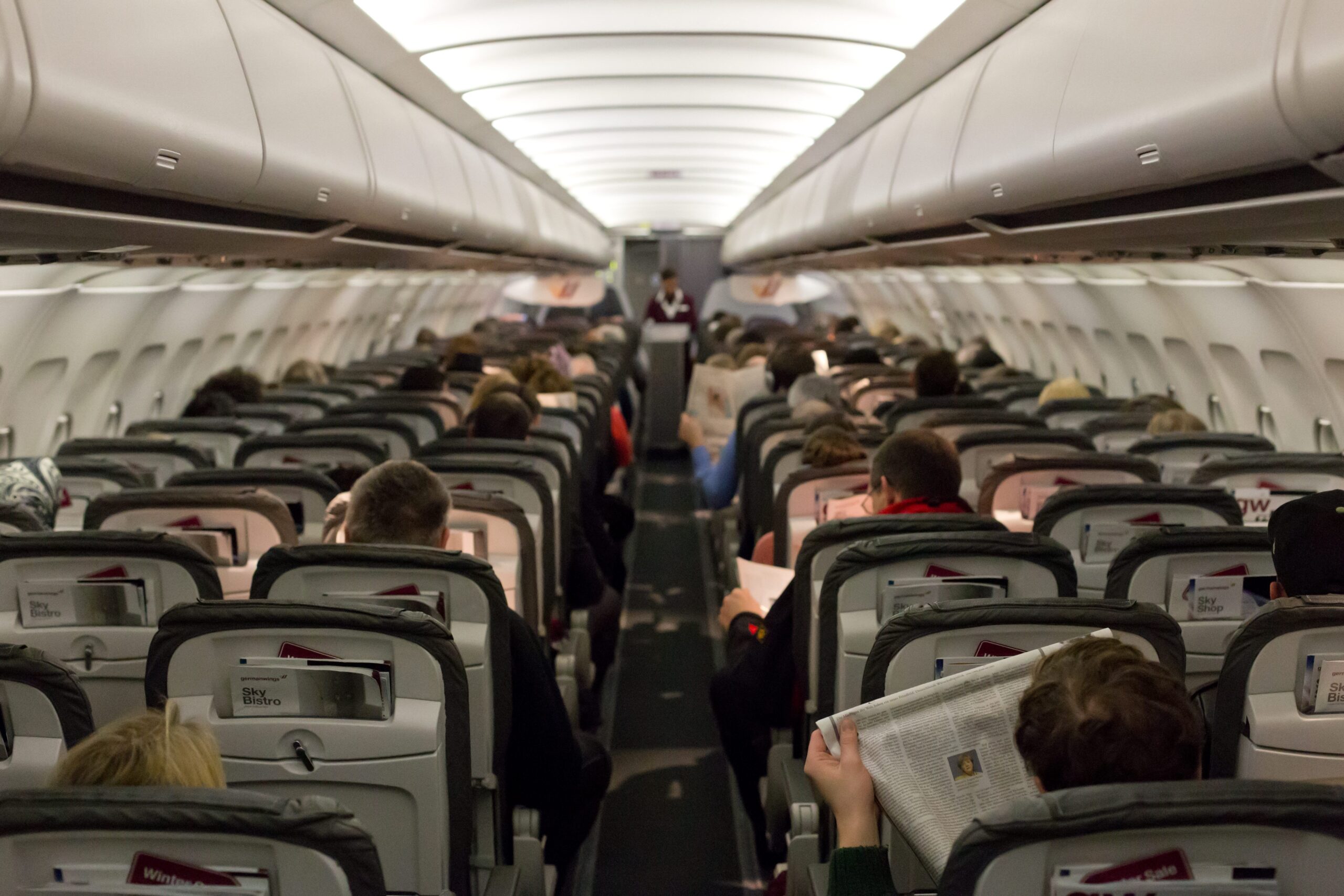 Quando a companhia aérea pode mudar seu assento? Entenda seus direitos