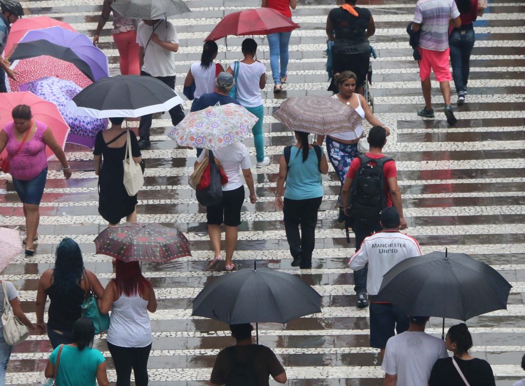 Defesa Civil de SP emite 77 alertas por causa de chuvas intensas em um único dia