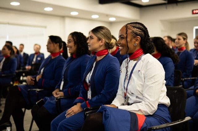 Como se tornar comissário de bordo no Brasil e quais são os requisitos