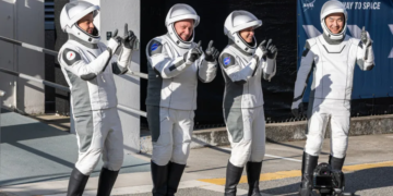 ApÃ³s problema mÃ©dico, astronautas devem iniciar volta Ã  Terra nesta quarta (14)