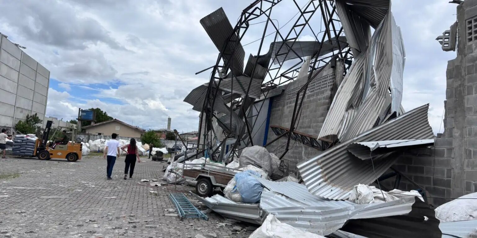 Tornado de categoria F2 atinge São José dos Pinhais e deixa rastro de destruição