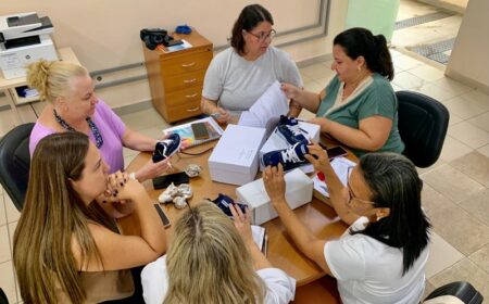 Licitação de uniformes escolares entra em fase final de avaliação técnica para assegurar qualidade