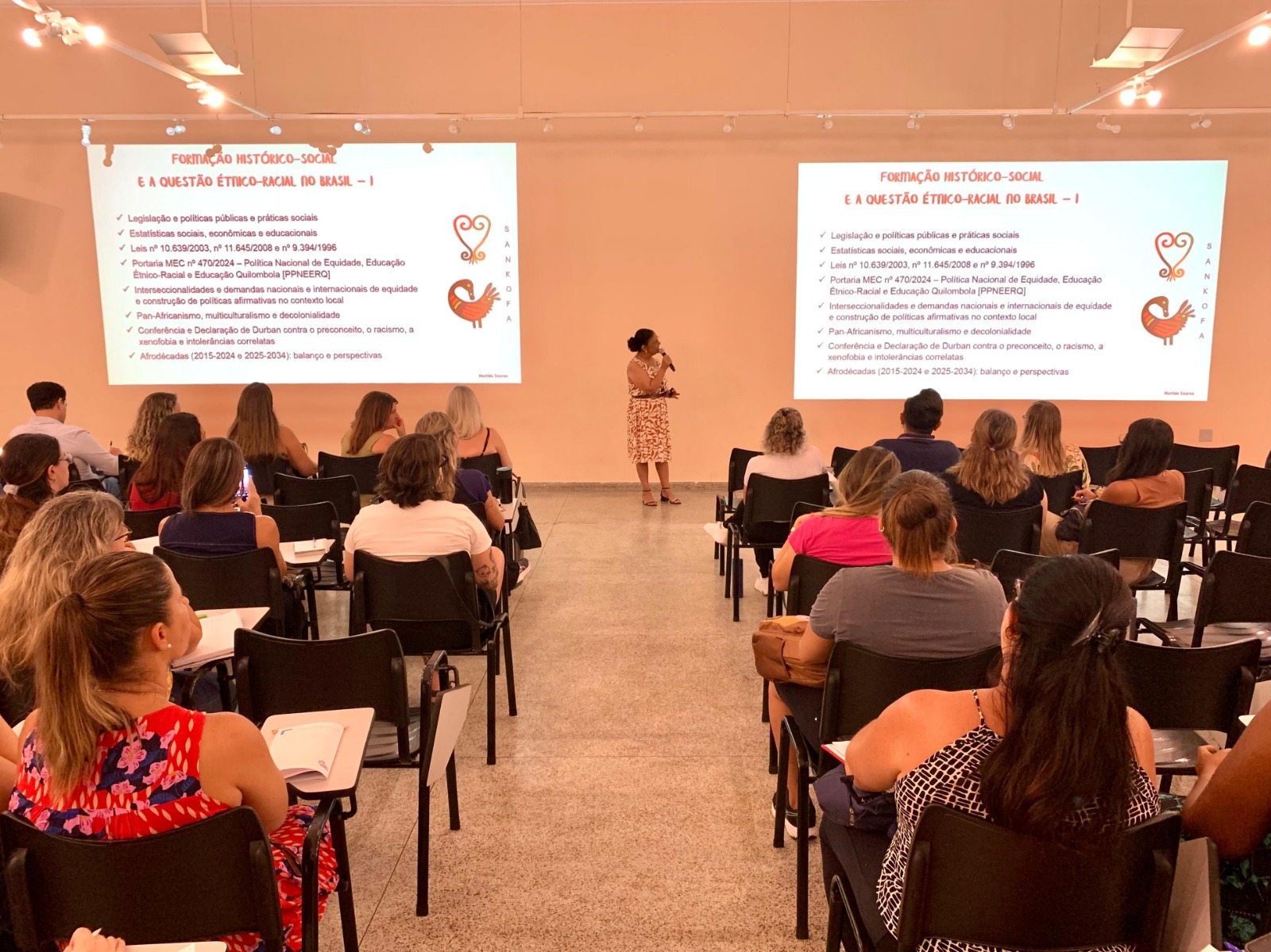 Rede municipal recebe formação sobre educação antirracista e história afro-brasileira