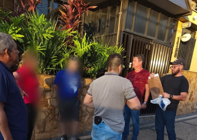 Meta muda estratégia e leva metaverso para smartphones