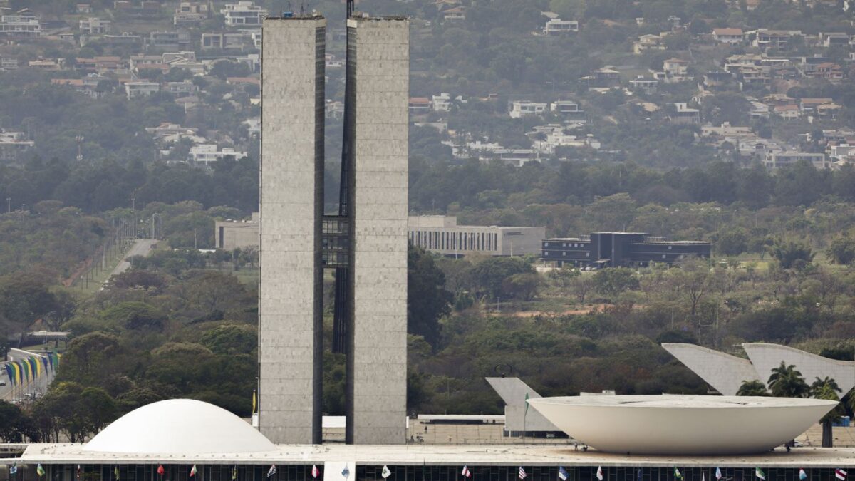 Lula Sanciona reajuste salarial no Legislativo