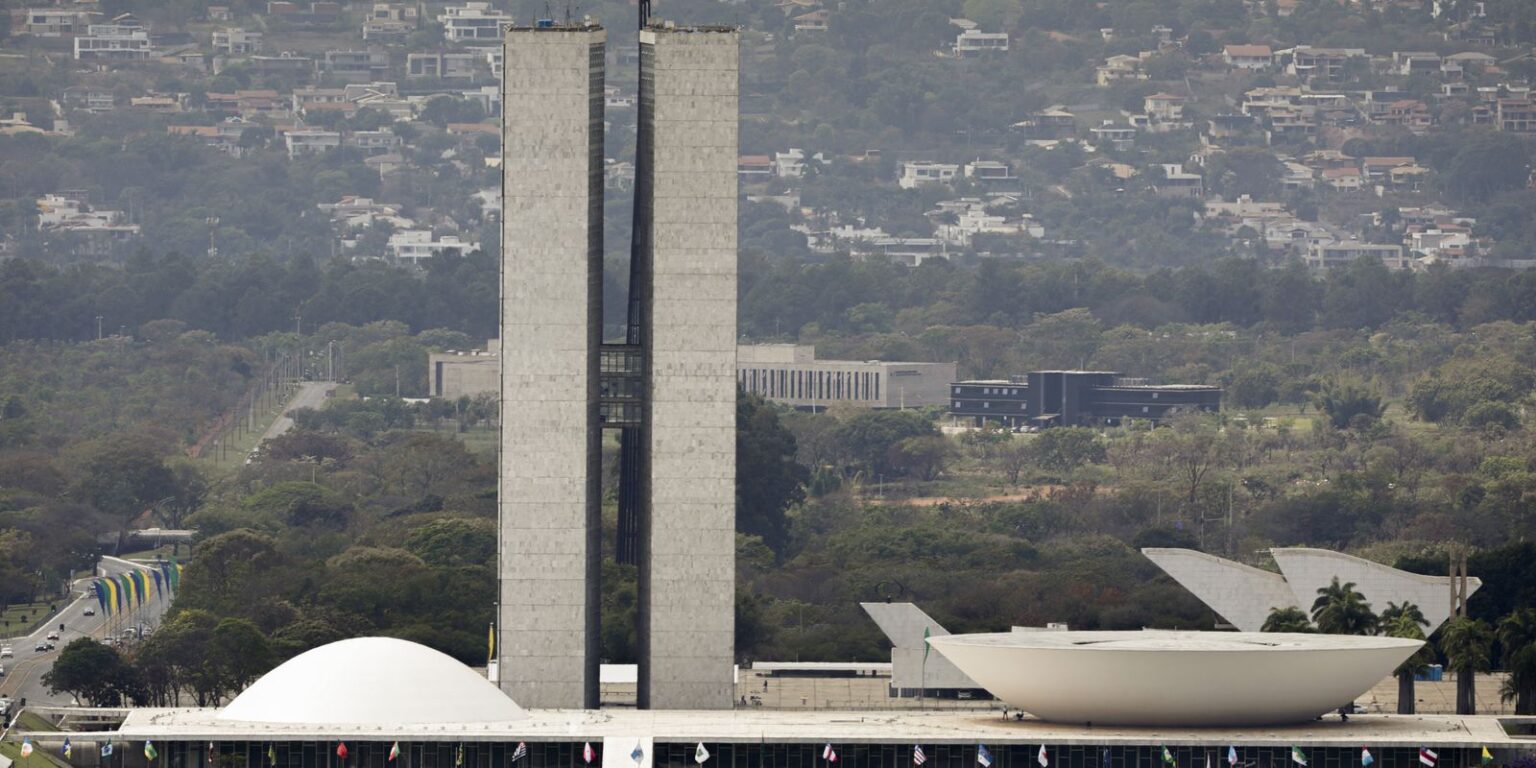 Lula Sanciona reajuste salarial no Legislativo