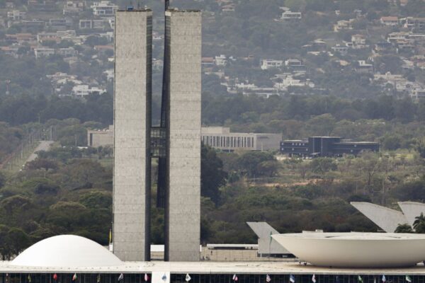 Lula Sanciona reajuste salarial no Legislativo
