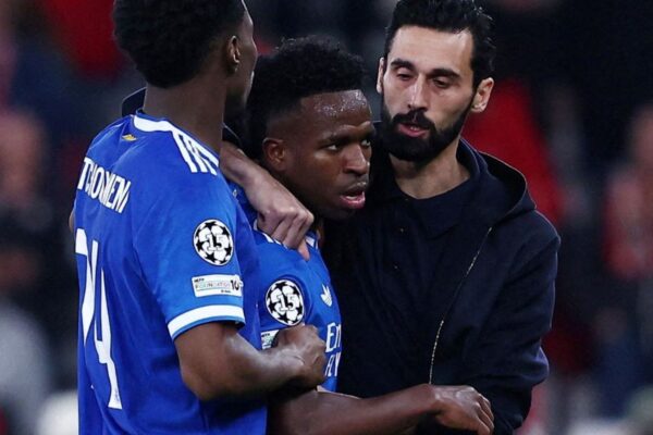 Vitória do Real Madrid tem gol histórico e novo caso de racismo contra Vini Jr.