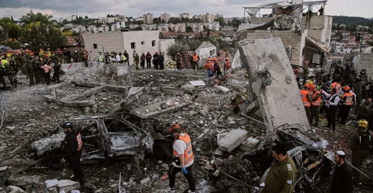 Europa amplia envolvimento em conflito no Irã após escalada entre EUA e Israel