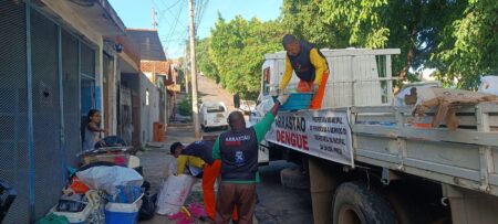 Combate ao Aedes: moradores da região da Pauliceia recebem Arrastão da Dengue