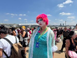 Lollapalooza 2026: fila vira desfile drag por Chappell Roan