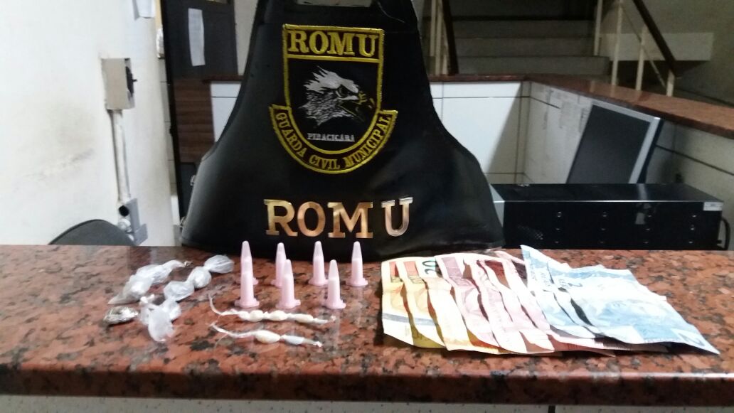 Adolescente é apreendido com drogas e dinheiro em Piracicaba