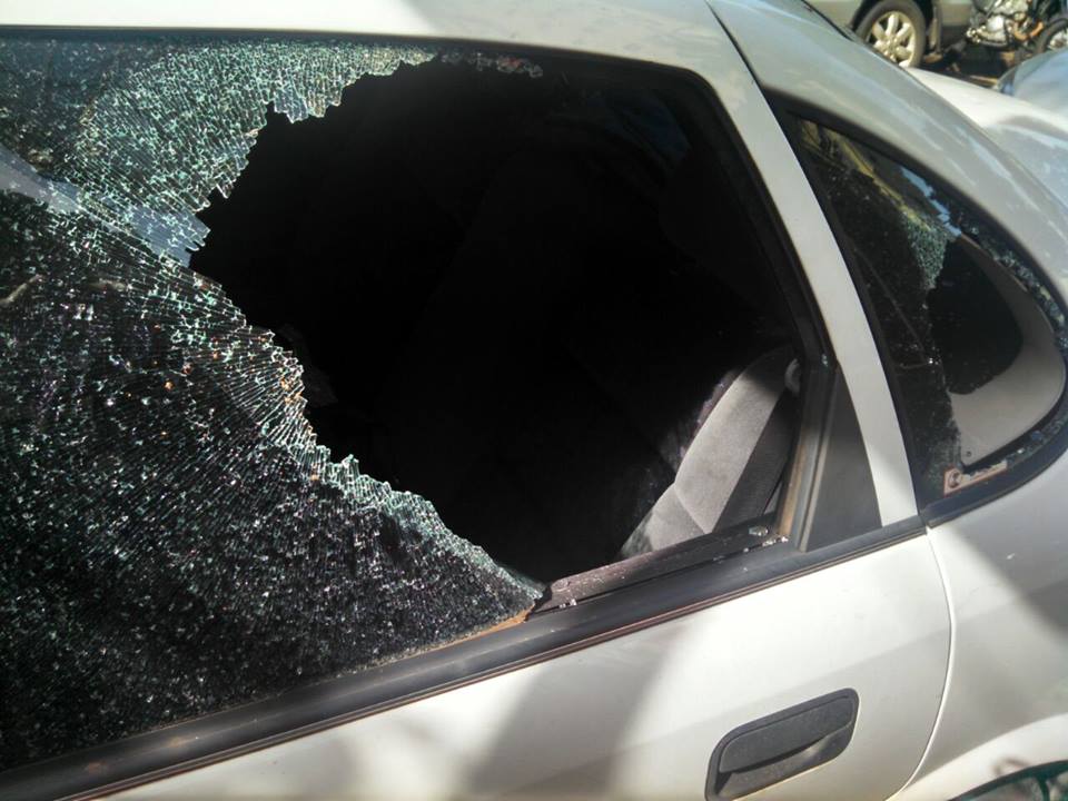 Homem é preso após roubar objetos de carro