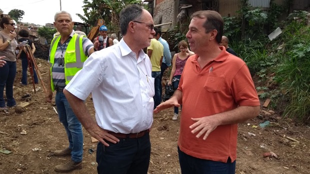Abdala acompanha início de obras na Portelinha, em Piracicaba