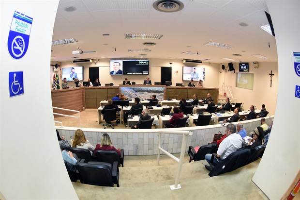 Vereadores aprovam aumento de 4,59% nos salários dos servidores de Piracicaba