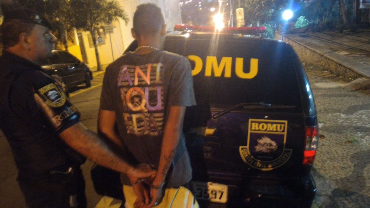 Adolescente e jovem são presos em Piracicaba