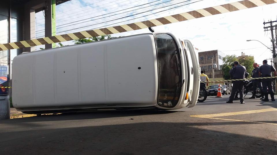 Acidente interdita ruas do centro de Piracicaba