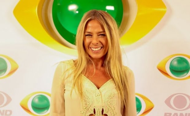 Adriane Galisteu estará na programação de verão da Band