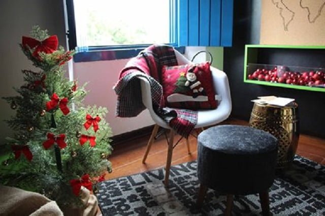 Casinha de Noel leva a magia do Natal ao Casarão do Turismo em Piracicaba