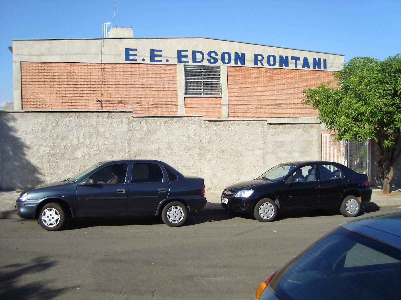 Após mais um protesto, diretora de escola no Bairro Alto é afastada