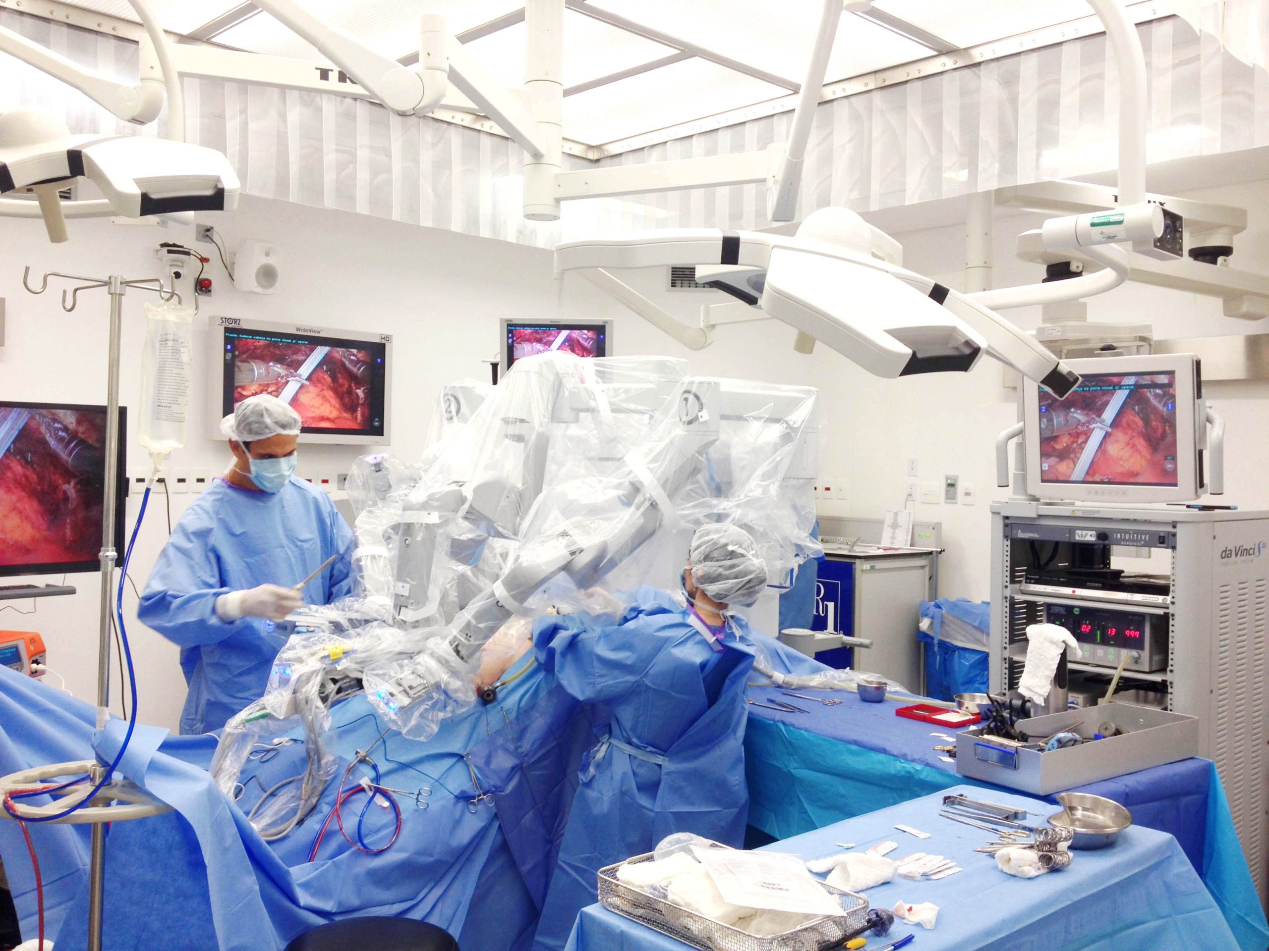 Médicos da Santa Casa de Piracicaba realizam cirurgia no Sírio Libanês