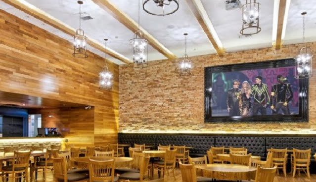 Teto de restaurante do Shopping Piracicaba desaba