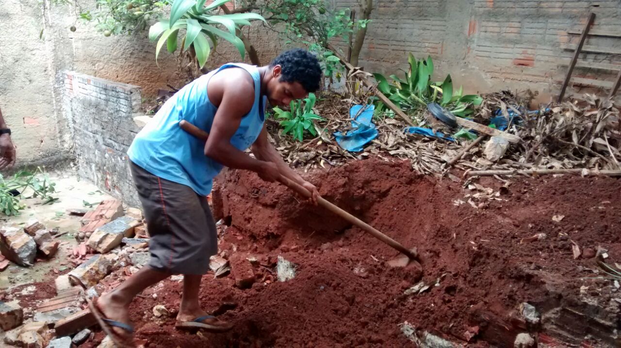 Com Ajuda Do Amante Mulher Mata Homem E Enterra No Quintal Piranot 0520