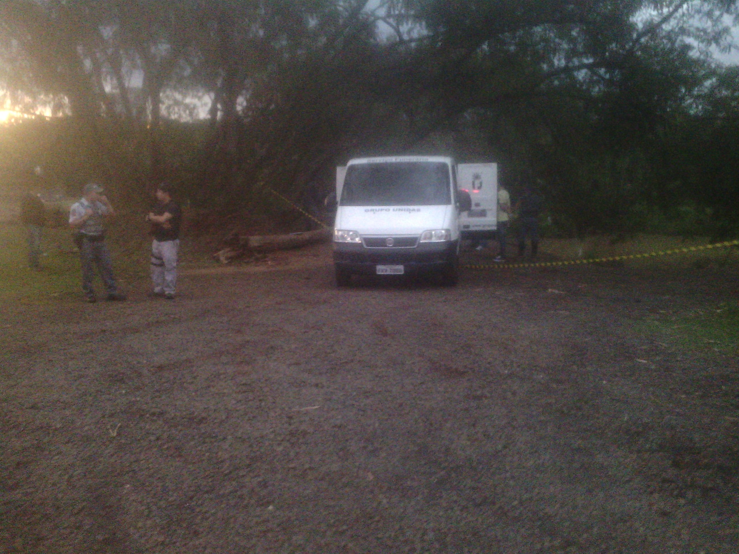 Turistas encontram corpo boiando no Rio Piracicaba nessa tarde (8)