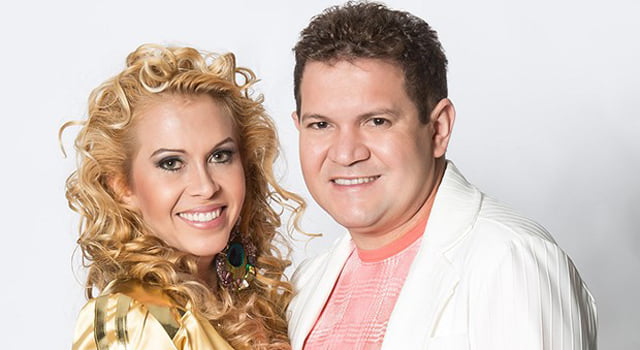 Joelma queima 200 sapatos de Chimbinha em churrasqueira