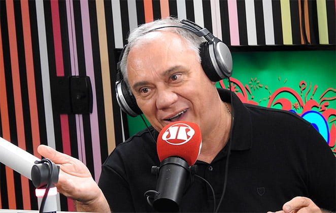 Marcelo Rezende reclama de salário e diz que não deixará a Record
