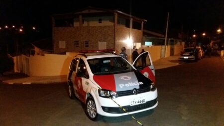 Advogado é preso após abordar jovem usando calcinha com o pênis a mostra