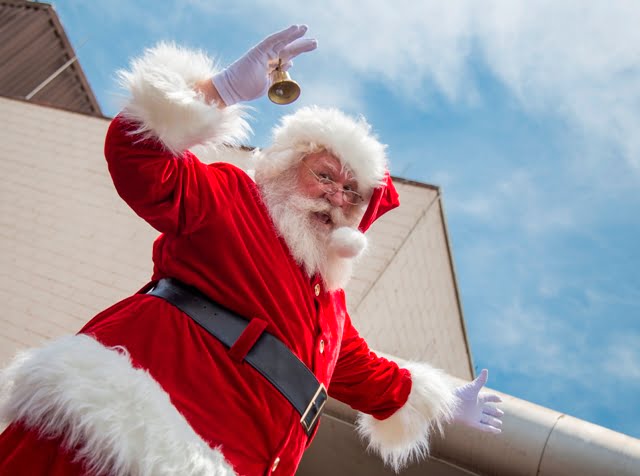 500 pessoas recepcionam Papai Noel em shopping de Piracicaba