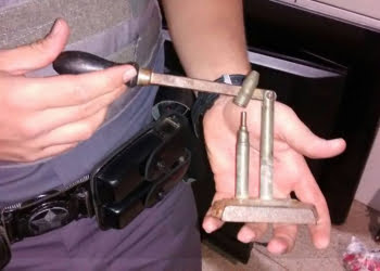 Equipamento apreendido era utilizado para colocar muniÃ§Ãµes em armas - Foto: Valter Martins / Piracicaba em Alerta