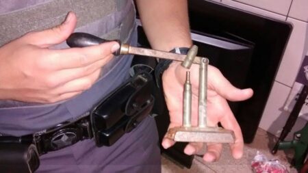 Equipamento apreendido era utilizado para colocar muniÃ§Ãµes em armas - Foto: Valter Martins / Piracicaba em Alerta