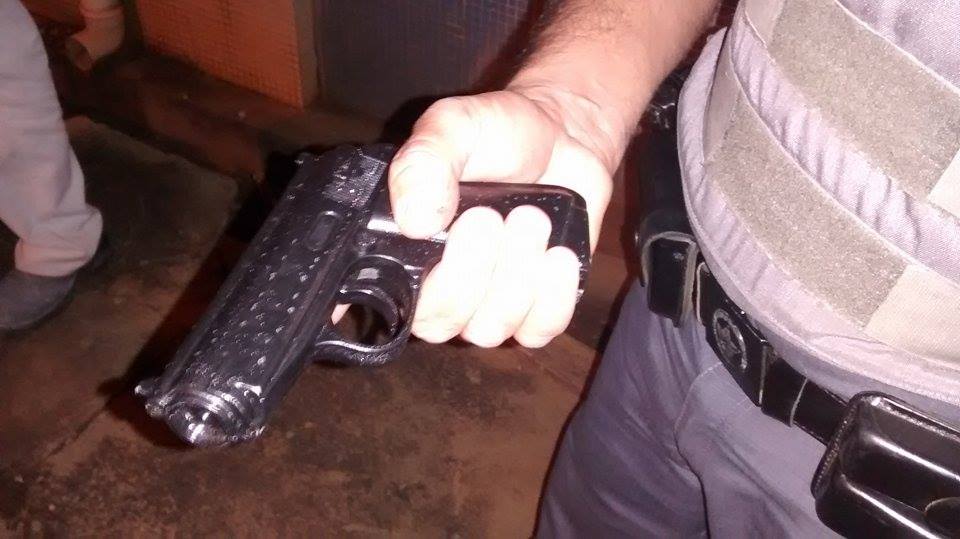 PM prende bandidos ‘espertos’ após roubo de moto com rastreador