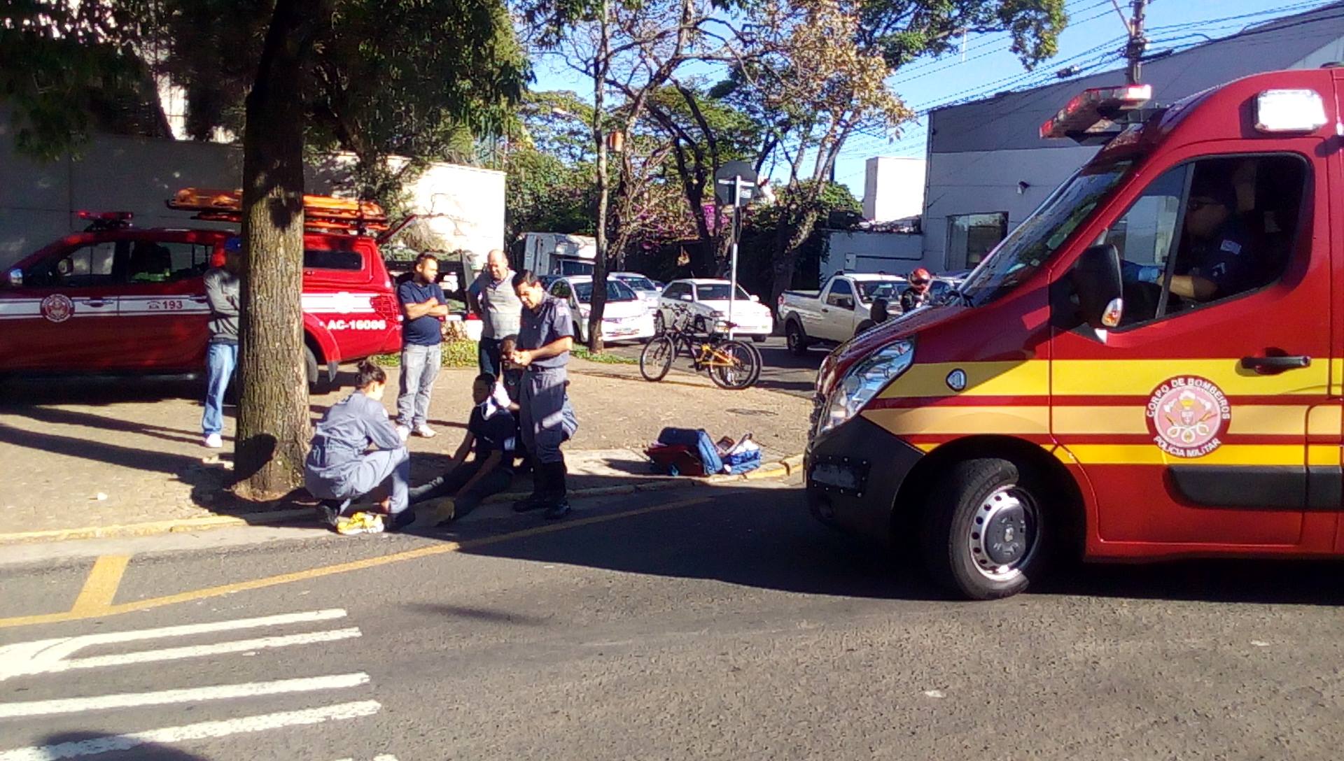 Ciclista fica ferido após ser atropelado por van em Piracicaba