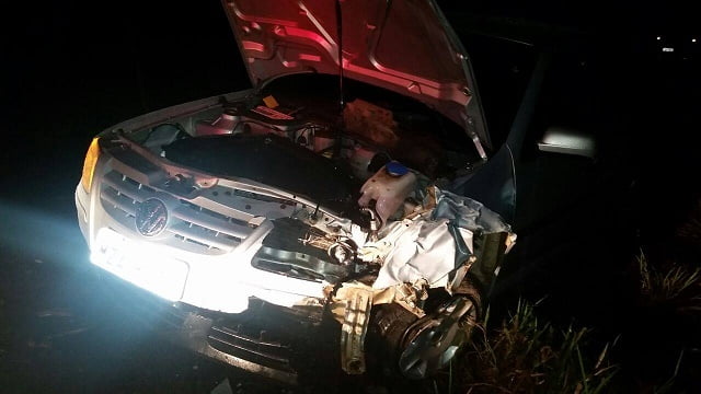 Na pista de Anhumas, em Piracicaba, Gol bate na lateral de um Fiorino