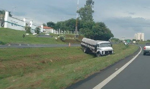 Em menos de 24 horas, dois acidentes com caminhões são registrados em Piracicaba