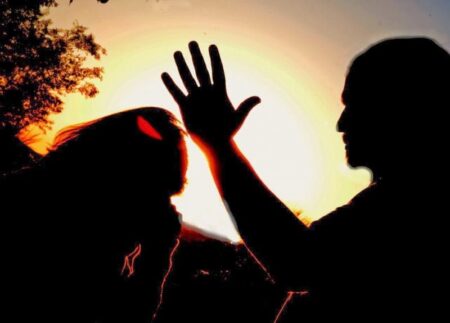 Depois de ser agredida pela segunda vez, mulher denuncia homem para a polícia