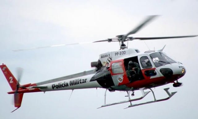 Motoqueiro morre ao colidir contra trator