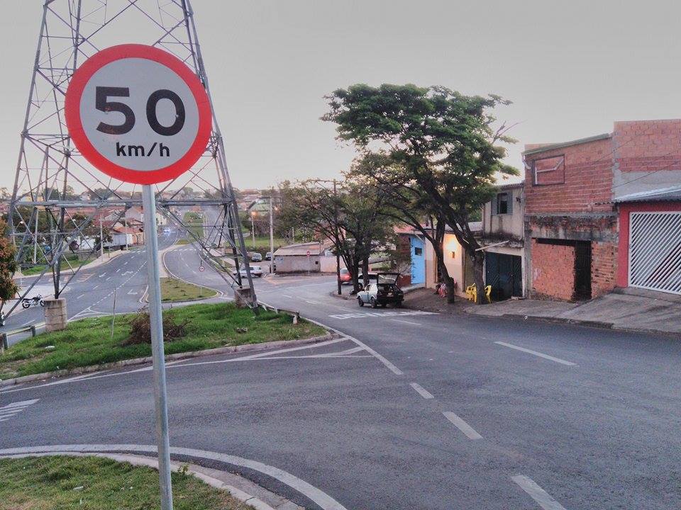 Na Vila Sônia, em Piracicaba, moradores de avenida pedem radar para evitar acidentes