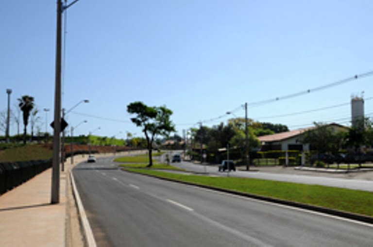 Prefeito Gabriel Ferrato entrega duplicação da avenida dos Marins