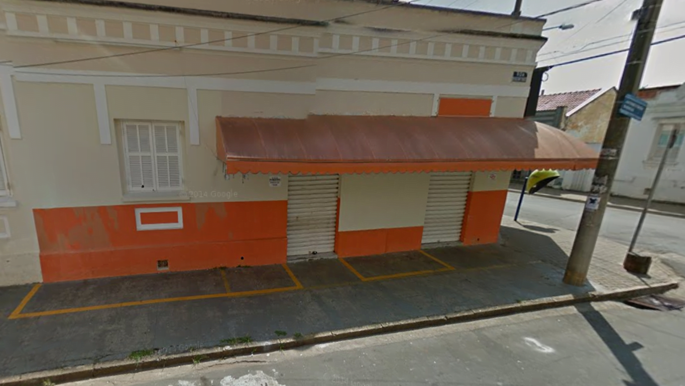 Assaltantes de carro param em bar e acabam presos pela PM