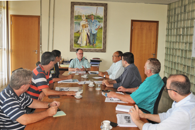 Em reunião com a bancada do PSDB, Barjas fala sobre Uber, Táxis, Mototáxis e Vans