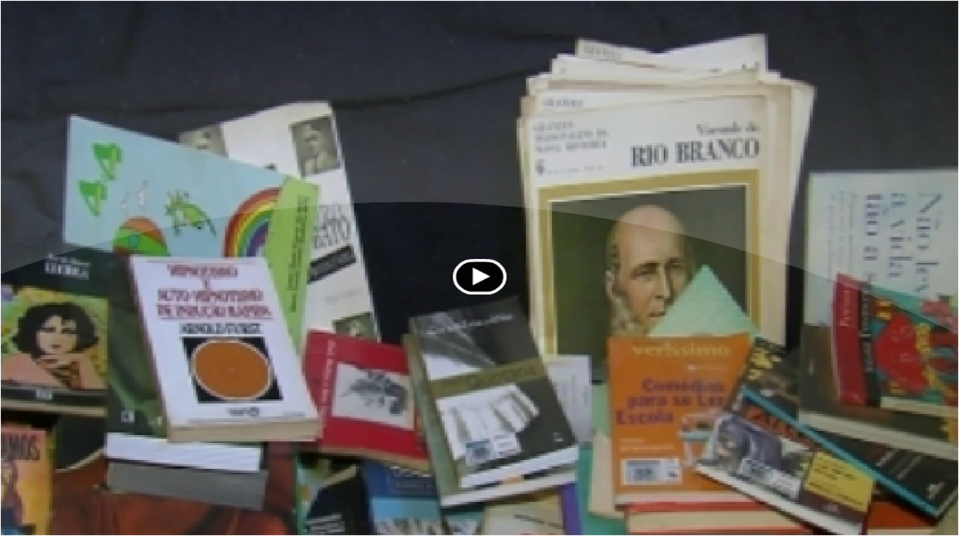 Realidades são transformadas em biblioteca montada em comunidade