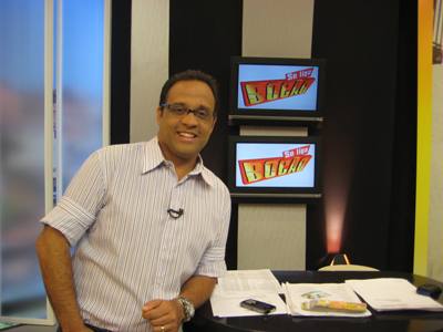 Apresentador sensacionalista da Record é expulso por manifestantes de estádio na Bahia