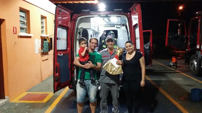 Bombeiro de folga salva vida de criança em Capivari