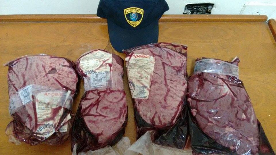 Homem rouba quatro pacotes de picanha e é preso em Piracicaba